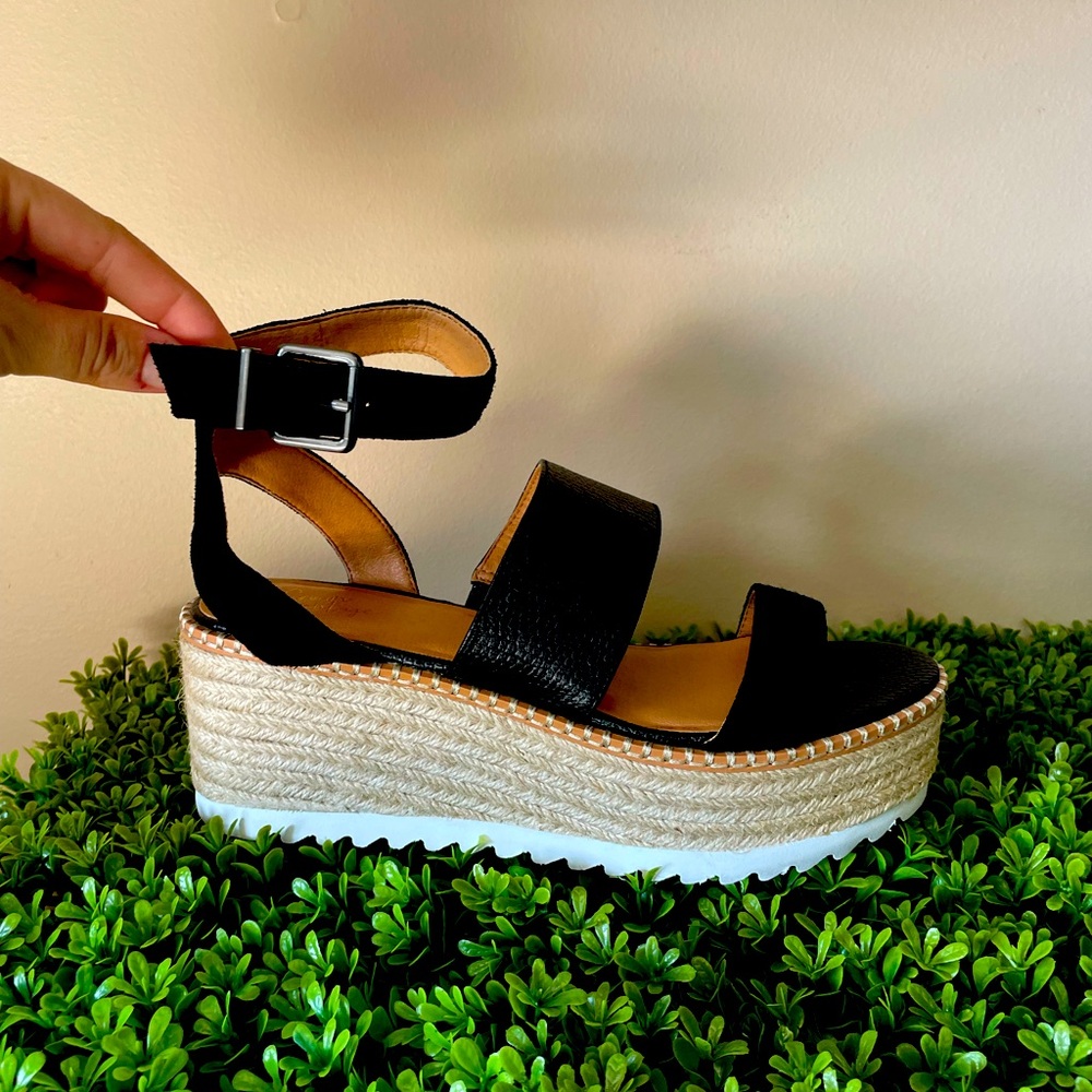 Crown Vintage Platform Sandal